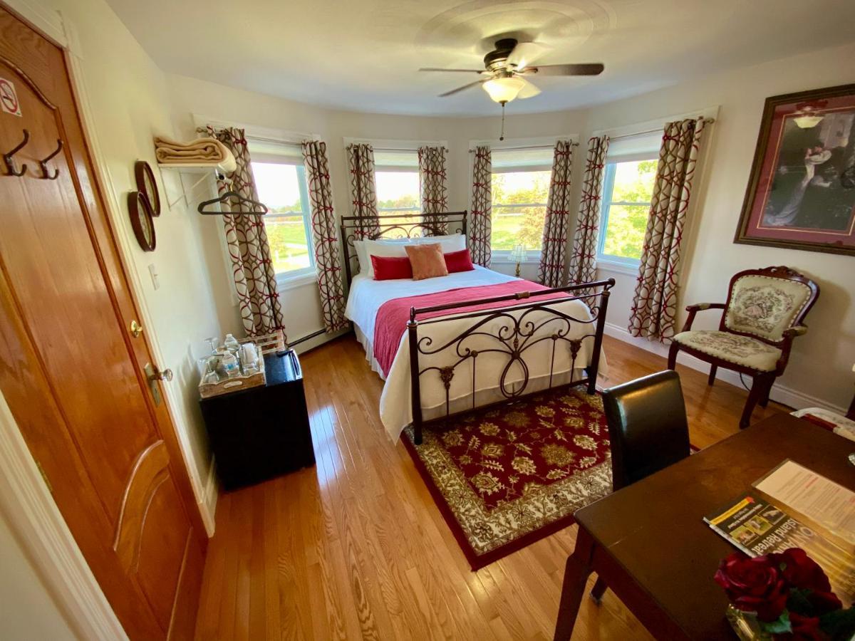 Twin Peaks B&B Mindemoya 部屋 写真