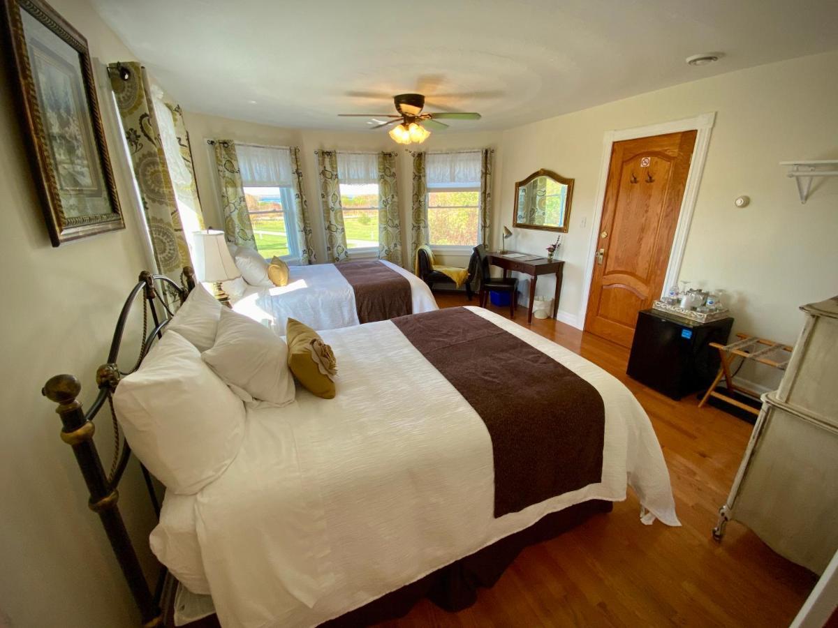 Twin Peaks B&B Mindemoya 部屋 写真