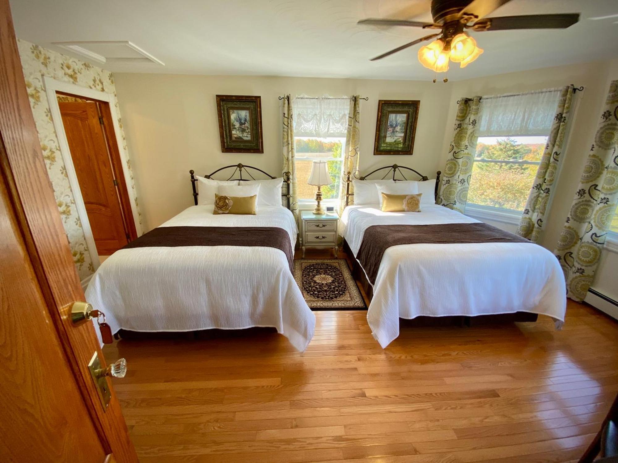 Twin Peaks B&B Mindemoya 部屋 写真